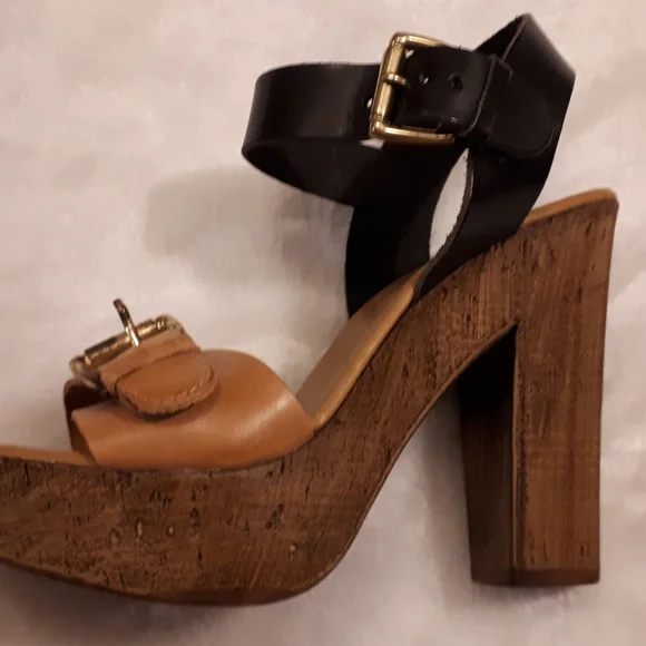 Ladies Sandals!! - Picture 3 of 6